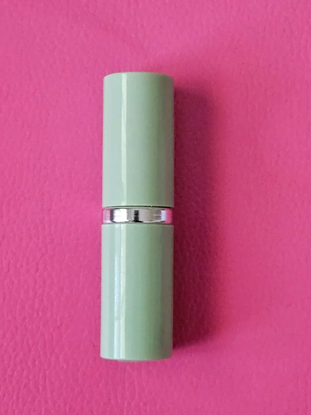 Clinique Different Lipstick Tender Heart – New Unused – Discontinued